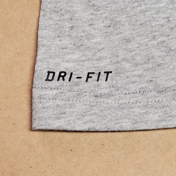 Nike Dri-FIT Tee Size Small Grey - Picture 5 of 10